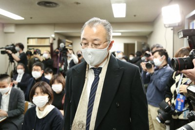 控訴審判決後、記者会見に臨む元TBS記者の山口敬之氏＝東京・霞が関の司法記者クラブで2022年1月25日午後5時2分、小出洋平撮影