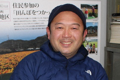 松崎花畑実行委員会会長の端山智充さん＝静岡県松崎町観光協会で2022年1月18日、梁川淑広撮影