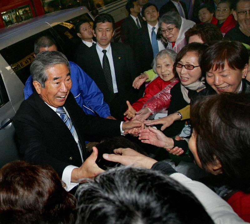 石原慎太郎さん死去 「大きな存在」しのぶ声 ／東京 | 毎日新聞
