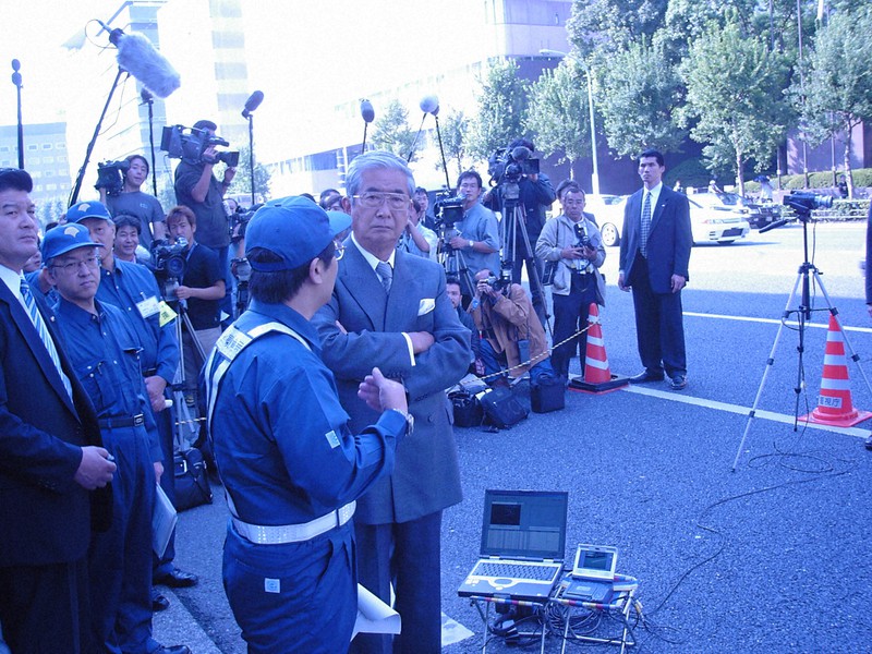 石原慎太郎さんの「小道具」 排ガス規制の象徴、劇的な効果 | 毎日新聞