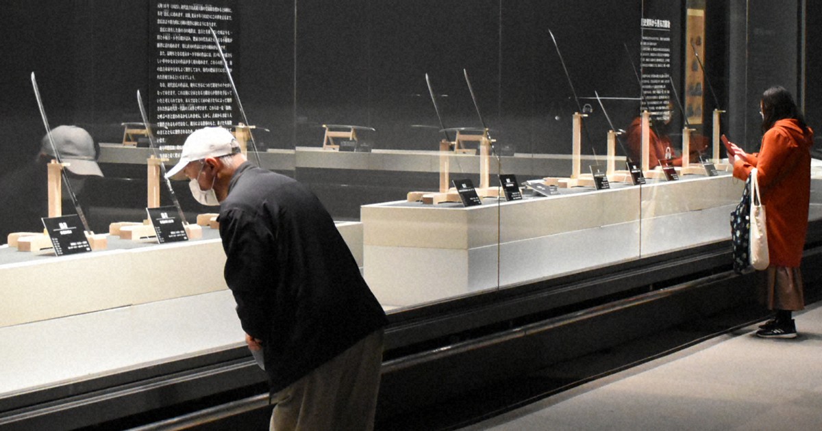 忠吉の刀など70点展示 刀剣乱舞 とコラボも 佐賀県立博物館 毎日新聞