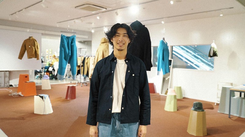 平澤良樹さん=一枚の服・モノの価値をつくるコラボレーション展 渋谷QWSにて 撮影者:Keigo Mochizuki/Ryota Nagashima