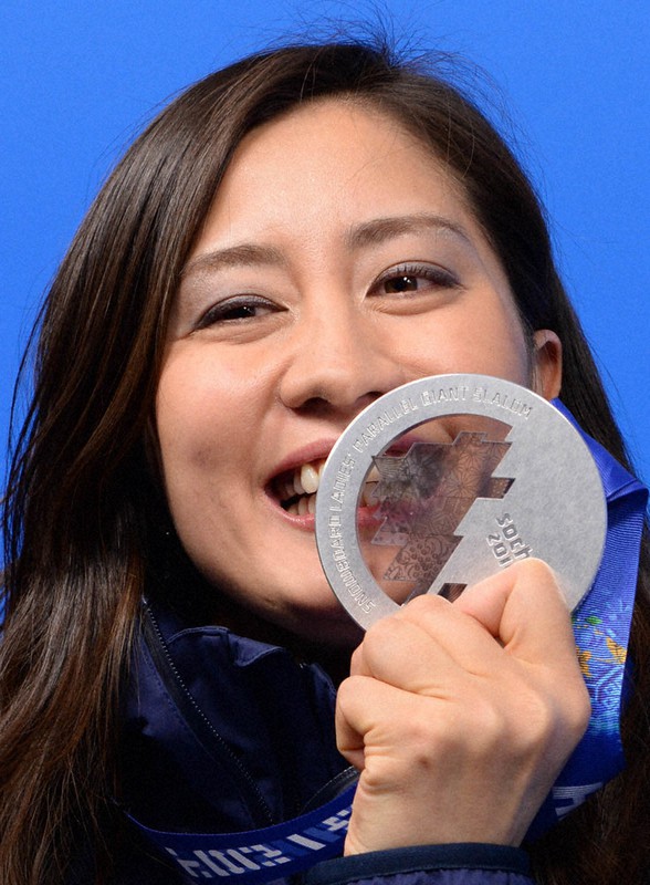 北京2022：子どももスノボも 6大会目に挑む、竹内智香の選択