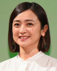 安達祐実 髪を切って スッキリ ショートボブの新ヘア公開に サイコーです 春が近づいたみたい スポニチ