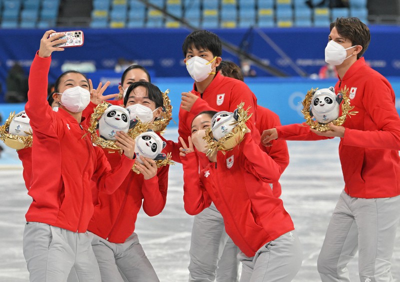 みんなノーミス すごいこと フィギュア団体 8人が銅の喜び語る 毎日新聞