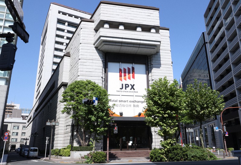 東京証券取引所の建物=東京都中央区で2020年10月2日、宮武祐希撮影