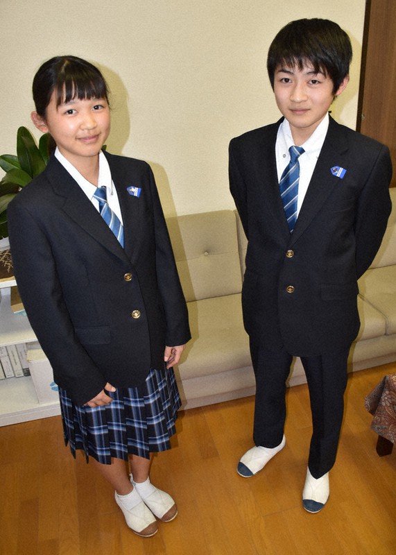 スカート、ズボン 好きな方を 制服、ジェンダーレスに 高松・一宮中 