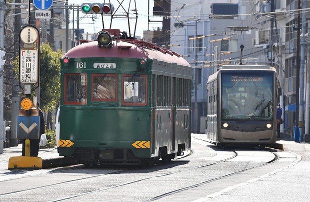 In Photos: Retro tram from 1928 still rattling, rolling in Osaka