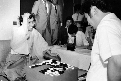 囲碁棋士　武宮正樹　肉筆扇子　本因坊 200b.jpg