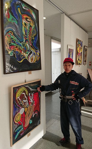 絵で罪滅ぼし、恩返しを 出雲 元暴走族の三原さん絵画展 「思い込めた