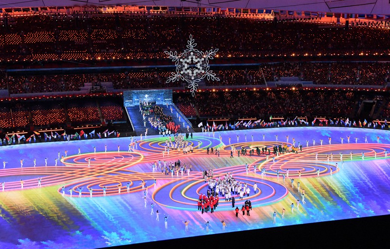 ARで巨大な「中国結び」、選手団は第九で入場 北京五輪閉会式 | 毎日新聞