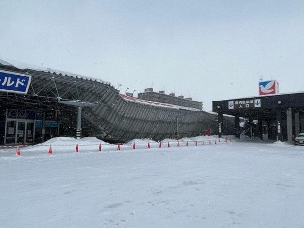 新千歳の積雪史上1位 降雪の北海道 列車運休 バスに長蛇の列 毎日新聞