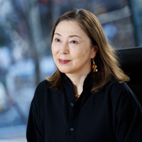 インタビューに答える日本ペンクラブ会長で作家の桐野夏生さん＝東京都千代田区で2022年2月17日、吉田航太撮影
