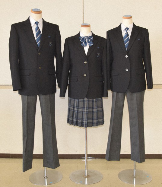 中津市立中学の新制服発表 上着は濃紺のブレザー 23年度導入 ボトムは3