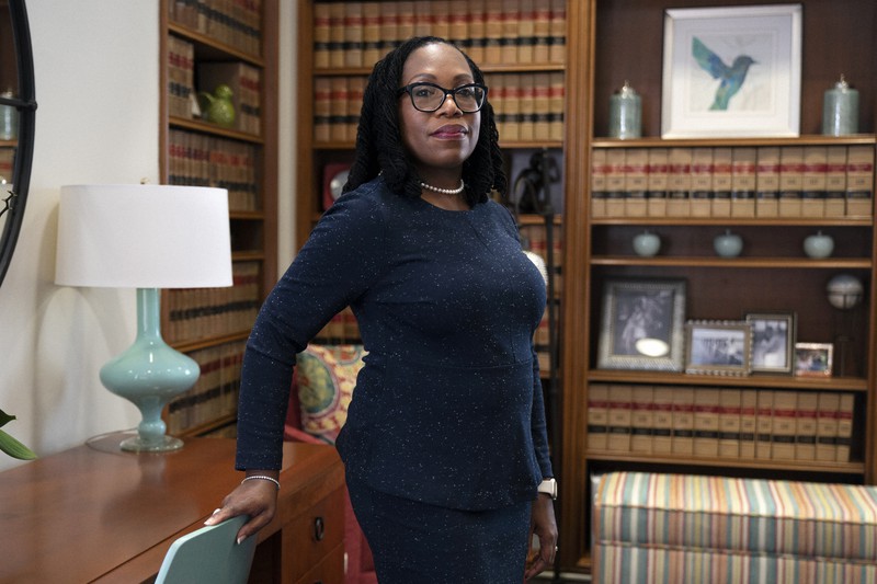 米最高裁判事に初めて黒人女性指名へ 高裁判事のジャクソン氏 毎日新聞 米最高裁判事に初めて黒人女性指名へ 高裁判事のジャクソン氏 毎日新聞