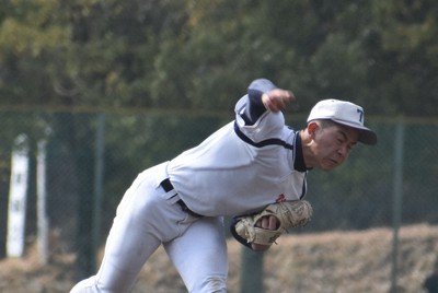 頂点へ・センバツ山梨学院：選手紹介／9止 星野泰輝外野手／張本哲志外