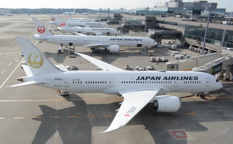 JAL B767-300ER JA8568 初代鶴丸 000000042656_KaNG1Ls.jpg