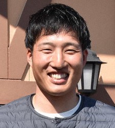 鳴門高硬式野球部OBの吉田忠浩さん=徳島県藍住町で、岩本桜撮影