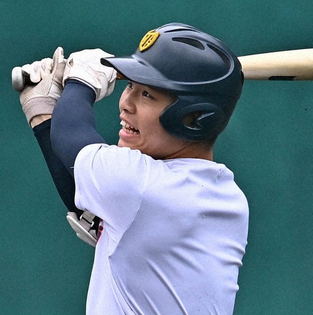大島　野球部 島から挑む・'22センバツ大島：第2部 選手紹介／4 青木蓮左翼