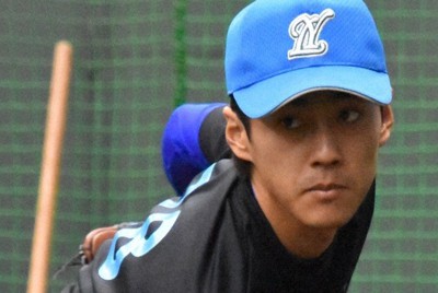山岸ロジスターズの則本佳樹投手＝静岡県吉田町の山岸ロジスターズ室内練習場で2022年3月8日、深野麟之介撮影