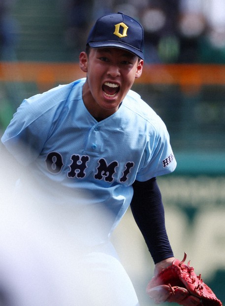 近江が初戦突破 長崎日大との延長タイブレーク制す センバツ | 毎日新聞