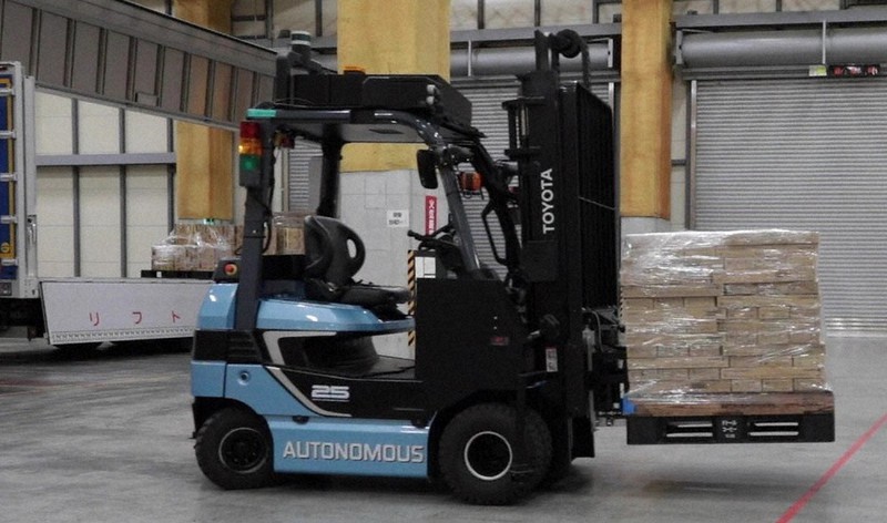 けいざいフラッシュ：自動運転のフォークリフト NEXT Logistics Japan