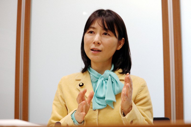 塩村あやか氏=岡本同世撮影