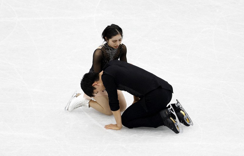 フィギュアスケート世界選手権 ペアフリー りくりゅう銀メダル [写真