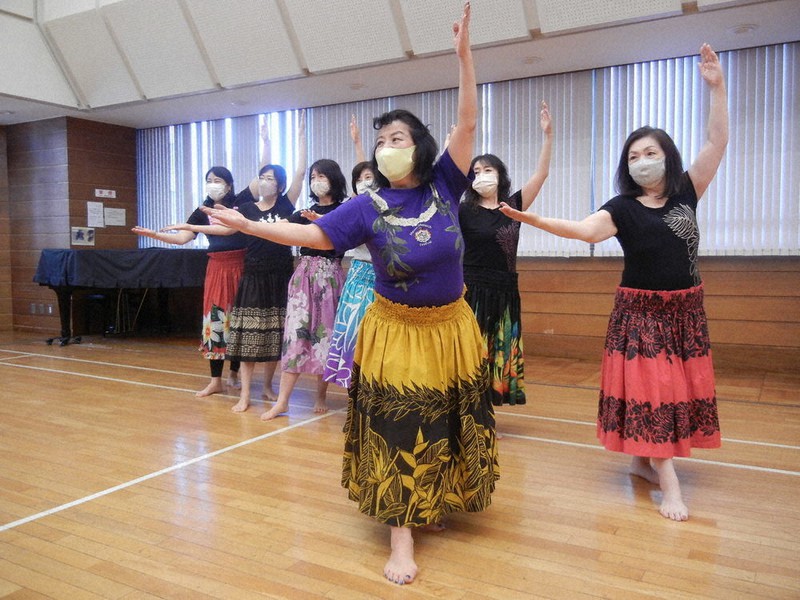 人生100年クラブ：フラを踊りたい ゆったり無理なく 体幹の強化にも