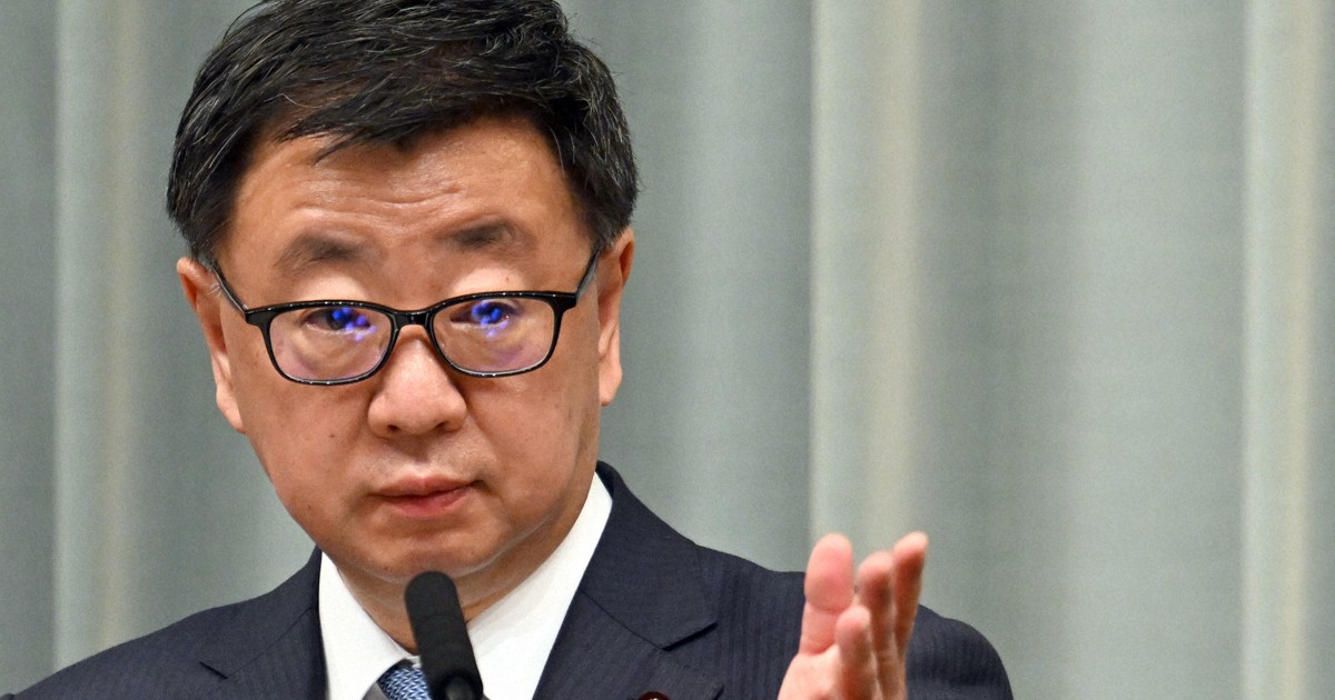 前、松野官房長官専用 存在感乏しい」「政権に安定感」松野官房長官揺れる評価 内閣改造での
