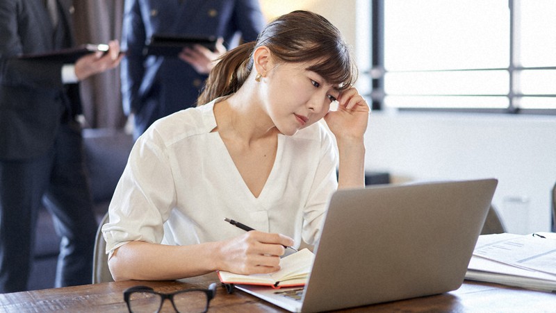 営業担当は取引先とのやりとりで悩むことが多い
