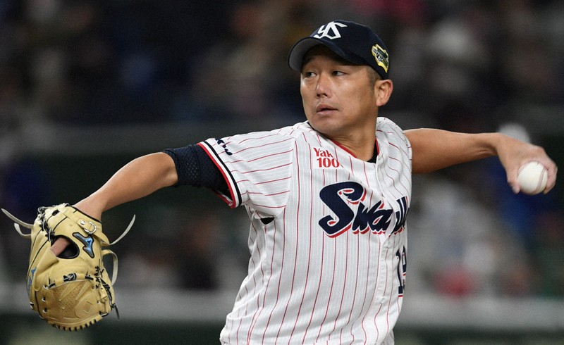 昨年の日本シリーズ第4戦で6回1失点と好投したヤクルトの先発・石川雅規=東京ドームで2021年11月24日、北山夏帆撮影