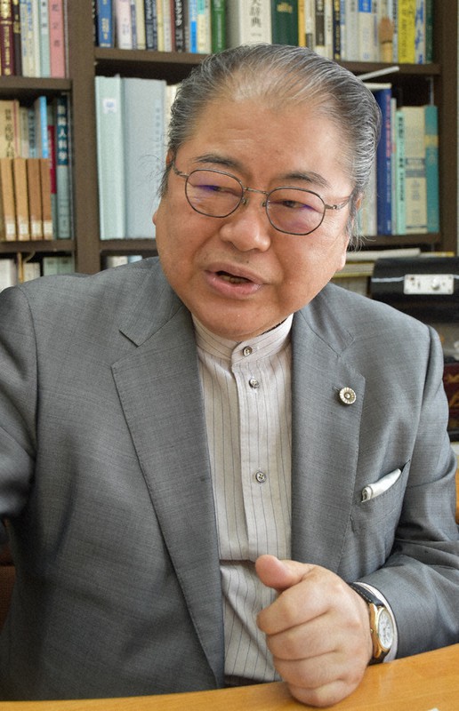 上田文雄氏=札幌市中央区で2022年3月30日午前11時42分、真貝恒平撮影