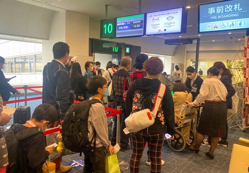 JALの羽田発那覇行きの搭乗ゲート=3月29日、筆者撮影
