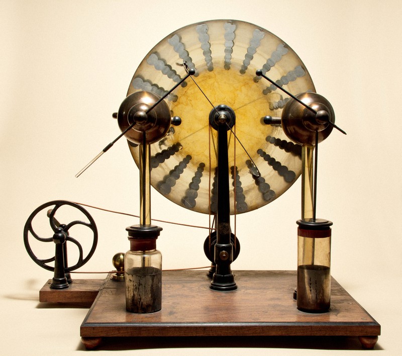 大人の科学マガジン ウィムズハースト式静電気発生器 SHIMADZU] 「ウイムズハースト式感応起電機」をGakken「大人の