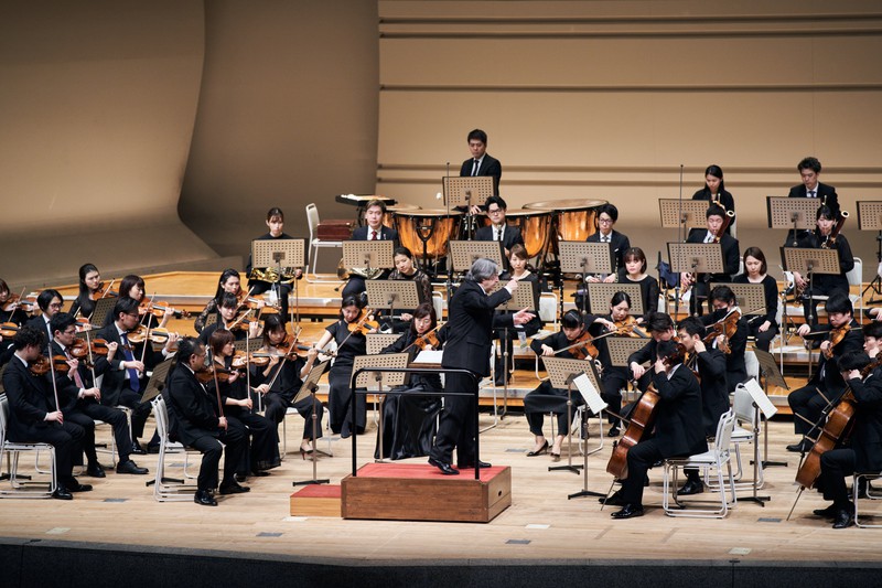 音楽祭の開幕を担ったムーティと東京春祭オーケストラ=東京文化会館で3月18日 (C)Spring Festival in Tokyo 2022-Taira Tairadate