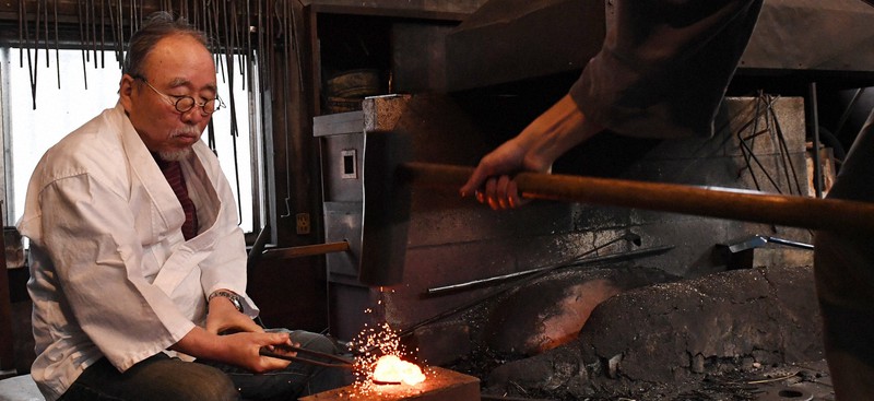 江戸東京見本帳：今回の一品 日本刀 熱しては打つ鍛錬の美 | 毎日新聞