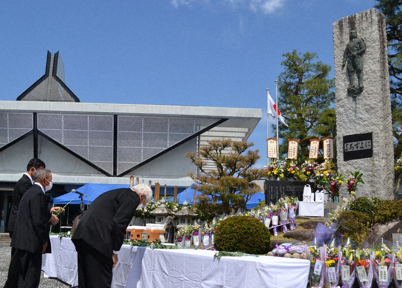 万世で特攻兵の慰霊祭 遺族ら冥福祈る ／鹿児島 | 毎日新聞