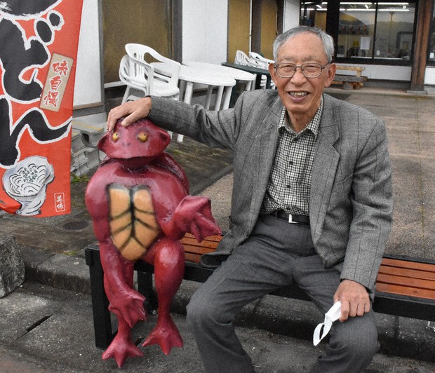 カッパ伝説 観光資源に モニュメント3体、下関市に寄贈 松田・菊川町