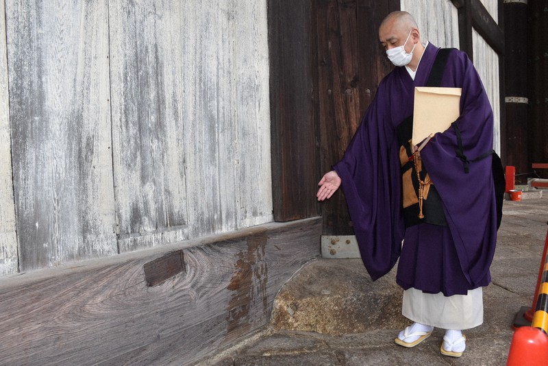 誤ってかけたものではない」？ 液体被害の東大寺を歩いてみた