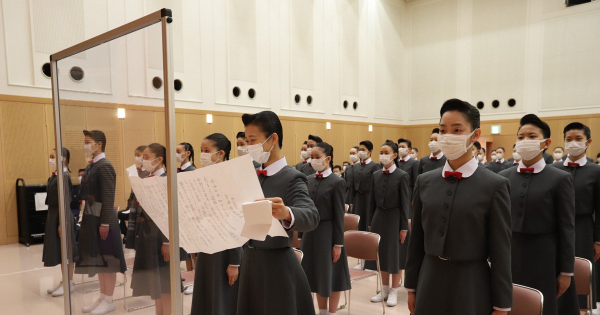 未来のタカラジェンヌが夢へ一歩 宝塚音楽学校で第110期生入学式