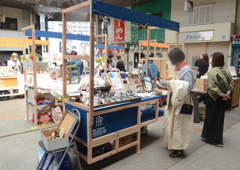 リヤカー＋屋台）×イベント＝元気な商店街 八幡東 「美マルシェ」大