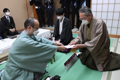 やり尽くした」引退の田中寅彦九段 升田・大山との思い出の対局
