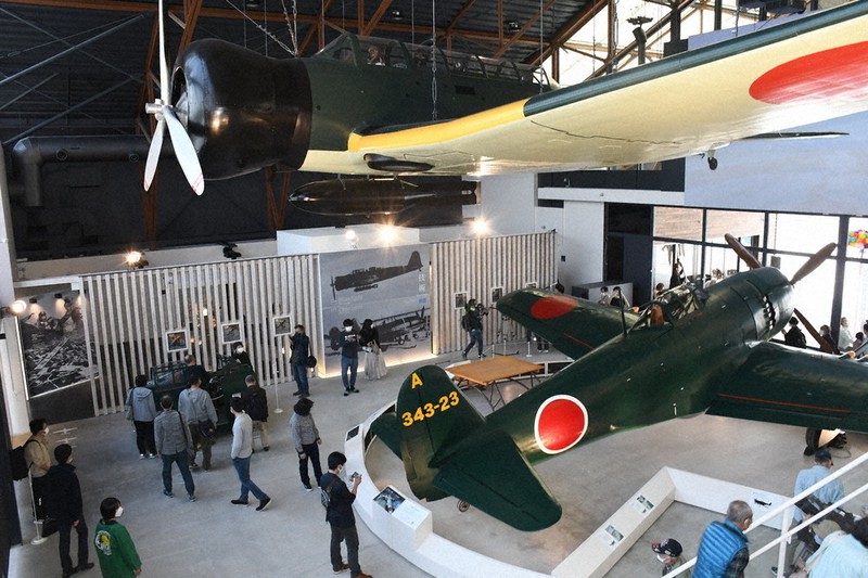 旧海軍九七艦攻の実物大模型 鶉野飛行場跡の施設で公開 | 毎日新聞