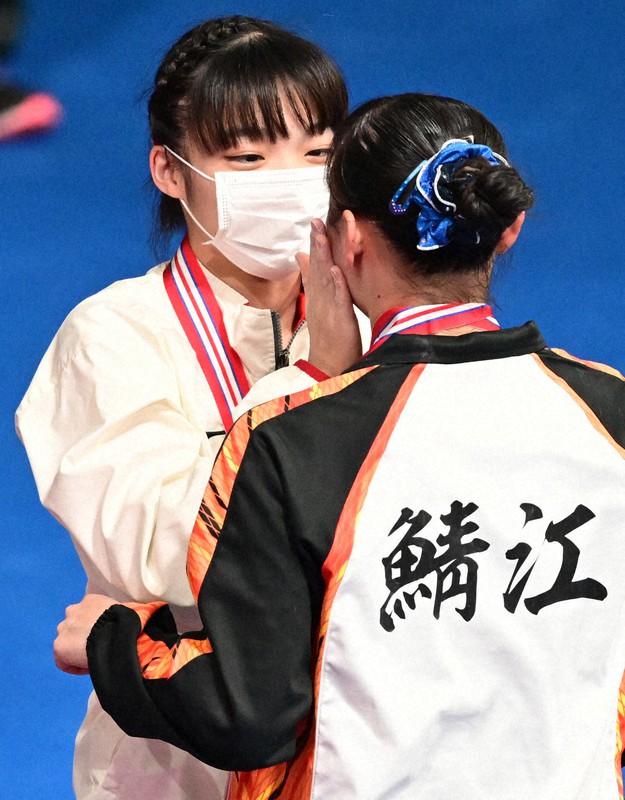 全日本体操個人総合 女子は17歳笠原が初優勝 [写真特集2/16] | 毎日新聞