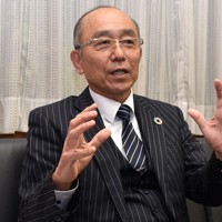 部活動の有効性について語る久保正美さん＝埼玉県伊奈町で2022年4月15日、小林悠太撮影