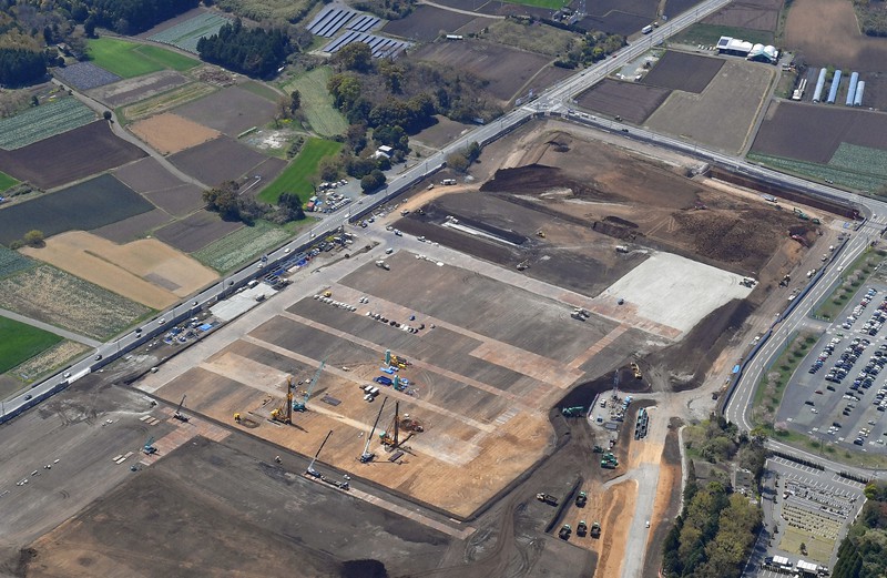 造成工事が進む台湾積体電路製造(TSMC)の工場建設予定地=熊本県菊陽町で2022年4月5日午後0時10分、本社ヘリから上入来尚撮影