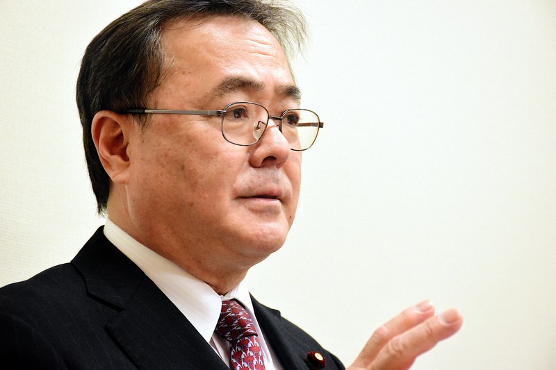新垣邦男氏=須藤孝撮影
