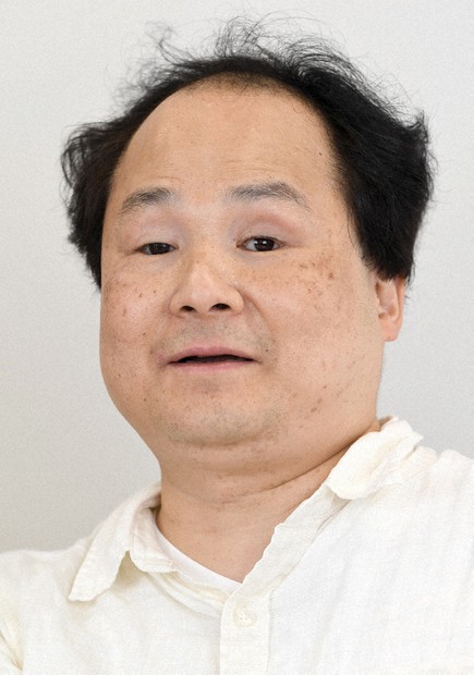 福島智関連書籍12冊と新聞記事 予備校時代、なぞった見出しがエールに 点字にはいのち 福島智さん