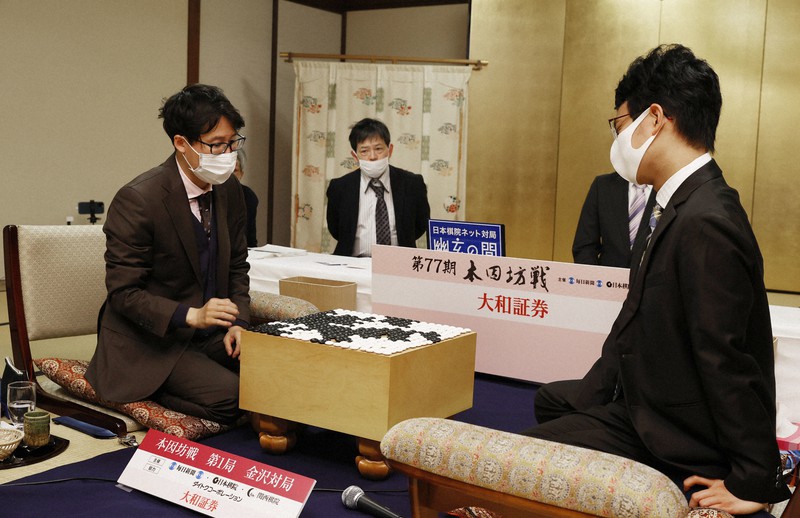 解説陣も悲鳴 「歴史に残る」本因坊戦第1局を羽根九段が総括 | 毎日新聞